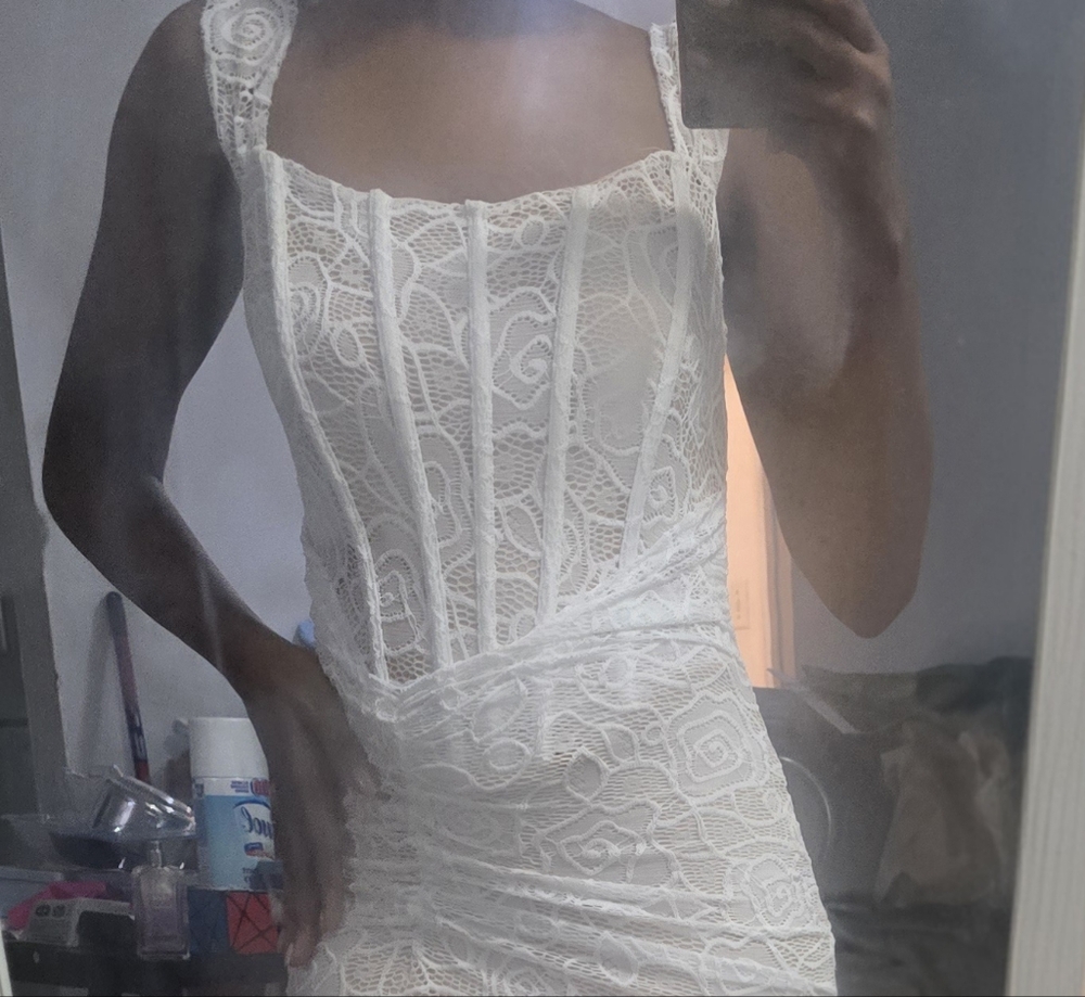 Chic White Lace Maxi Dress